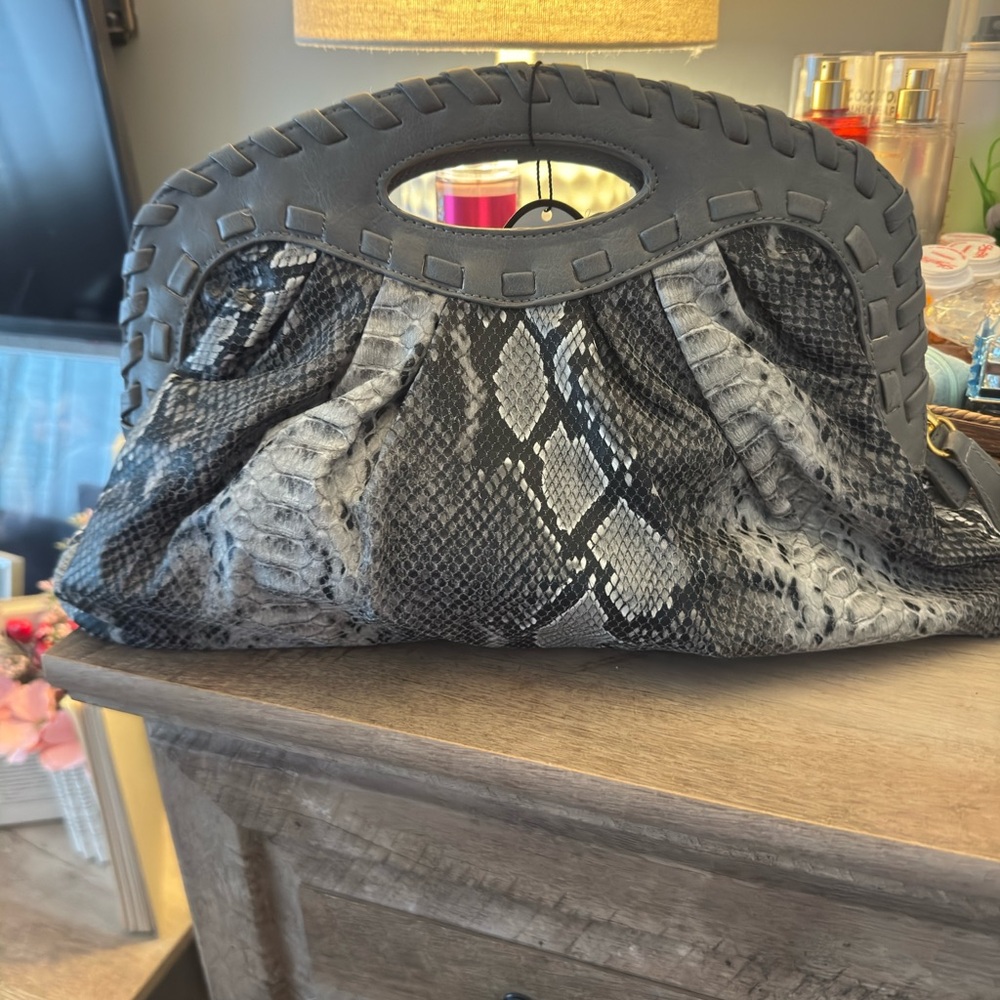 Stylish Black and Gray Snake Print Women's Bag